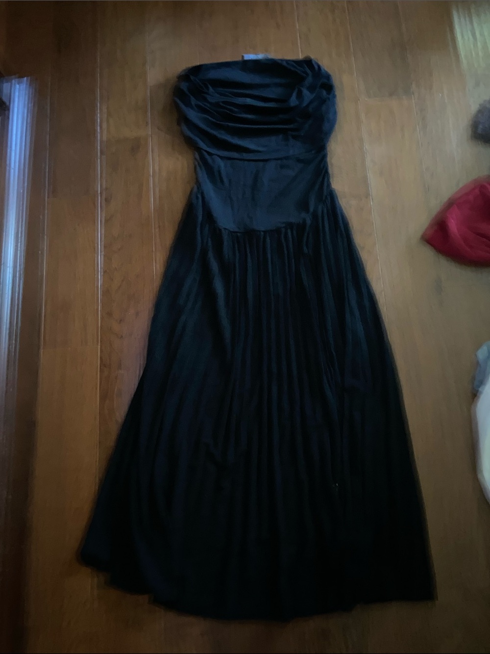 Lioness Strapless Black Formal Gown